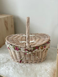 Lidded Picnic Basket with Garden Rose Lining