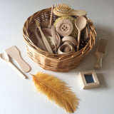 Carla's Treasure Basket - 20 sensory-rich objects