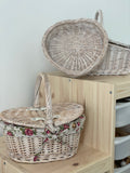Lidded Picnic Basket with Garden Rose Lining