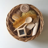 Carla's Treasure Basket - 20 sensory-rich objects