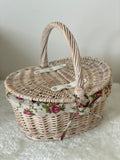Lidded Picnic Basket with Garden Rose Lining