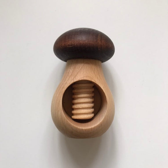 Wooden nut cracker / conker clamp