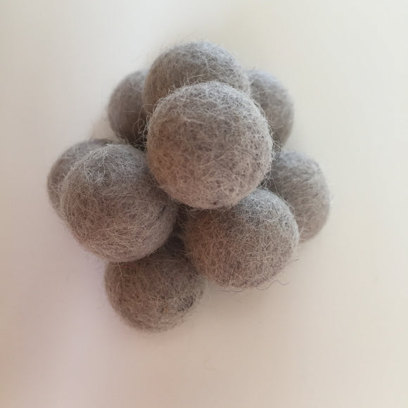 Grey Felted Balls - 10 pieces - 20mm pompoms