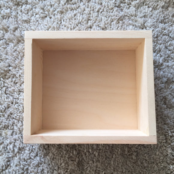 Wooden tray / open box